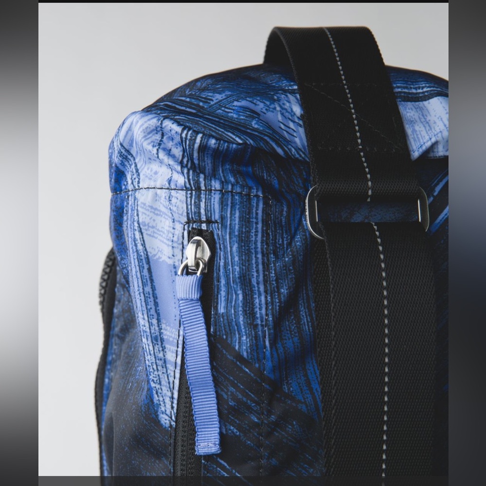 Lululemon Athletica Blue and Black Tote
